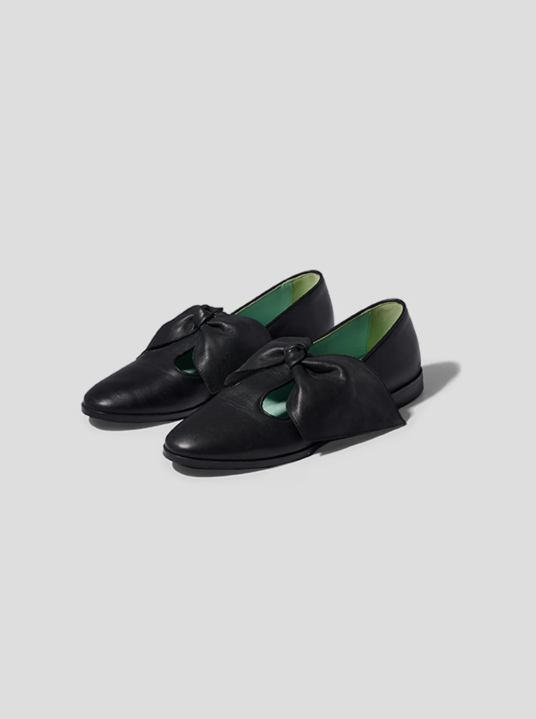 BB Ballerina Shoes in Black Leather