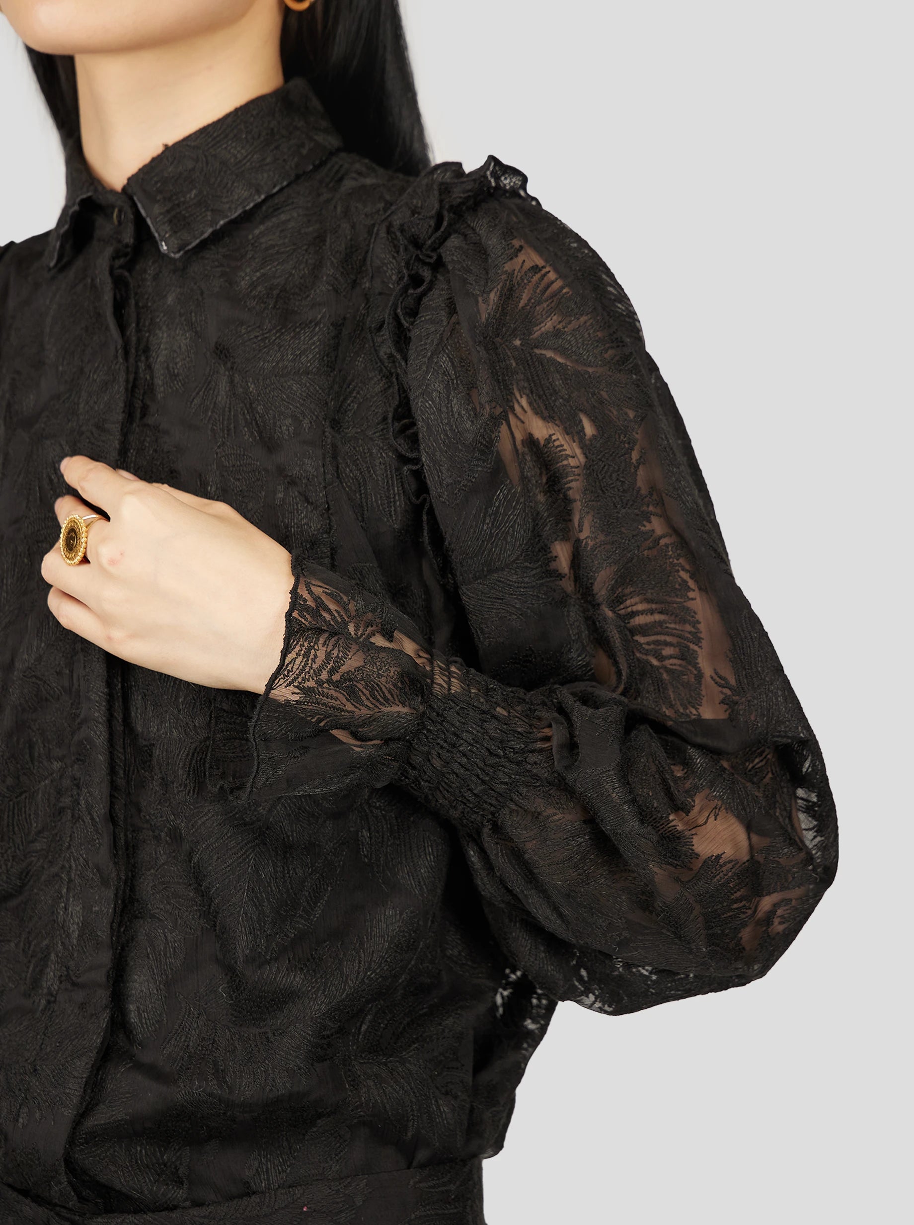 Imogene Shirt in Onyx Embroidered Veil