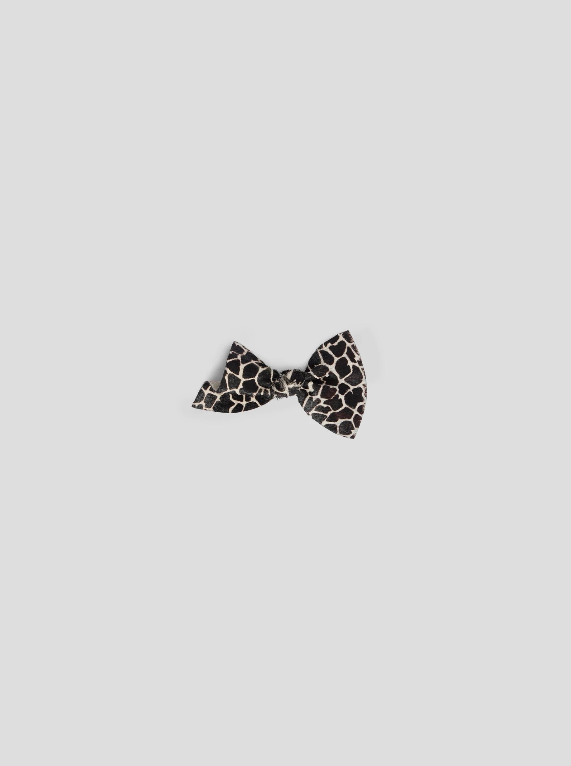 Mini hair clip in white Giraffe printed leather