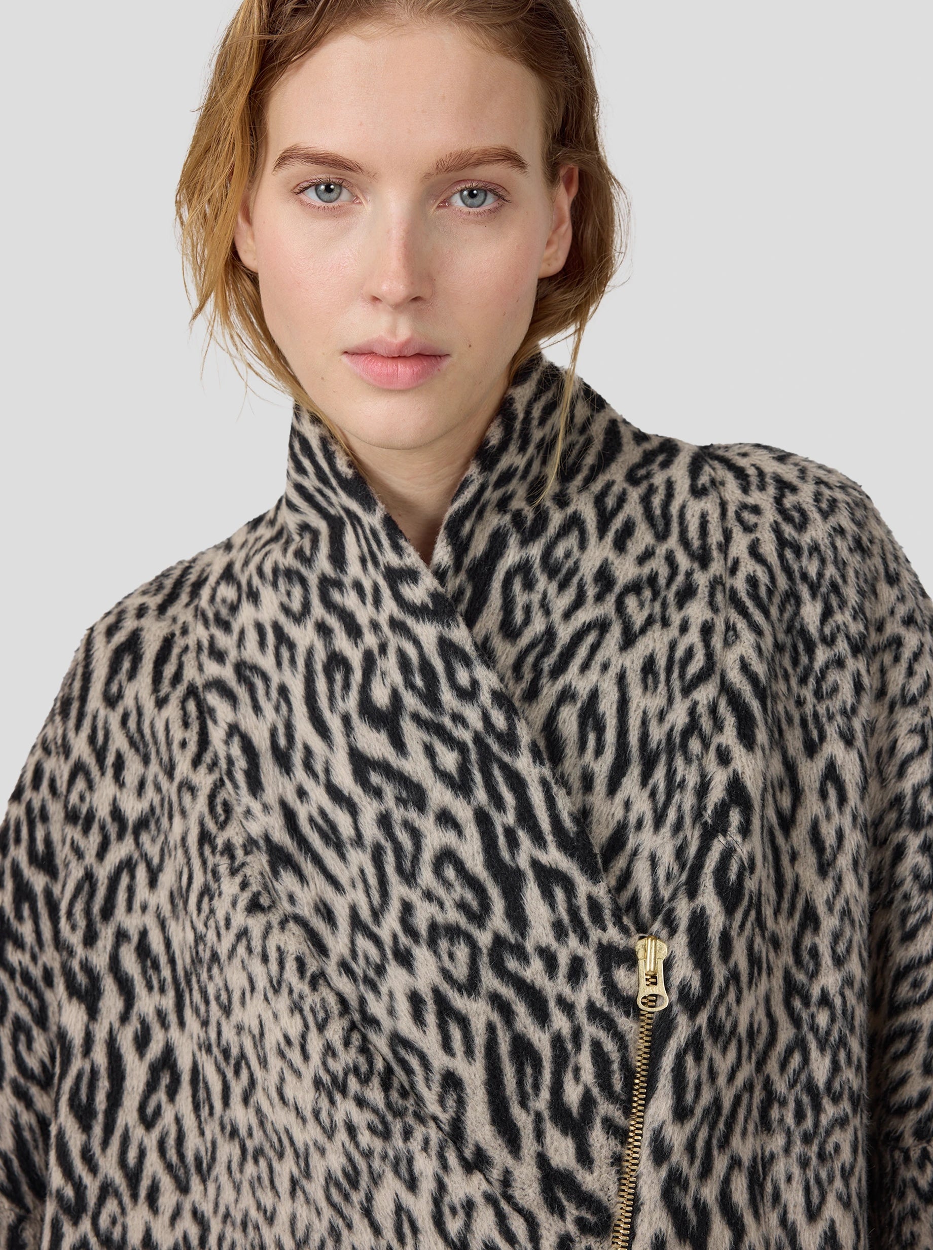 Eren Coat in Black and Grey Leopard