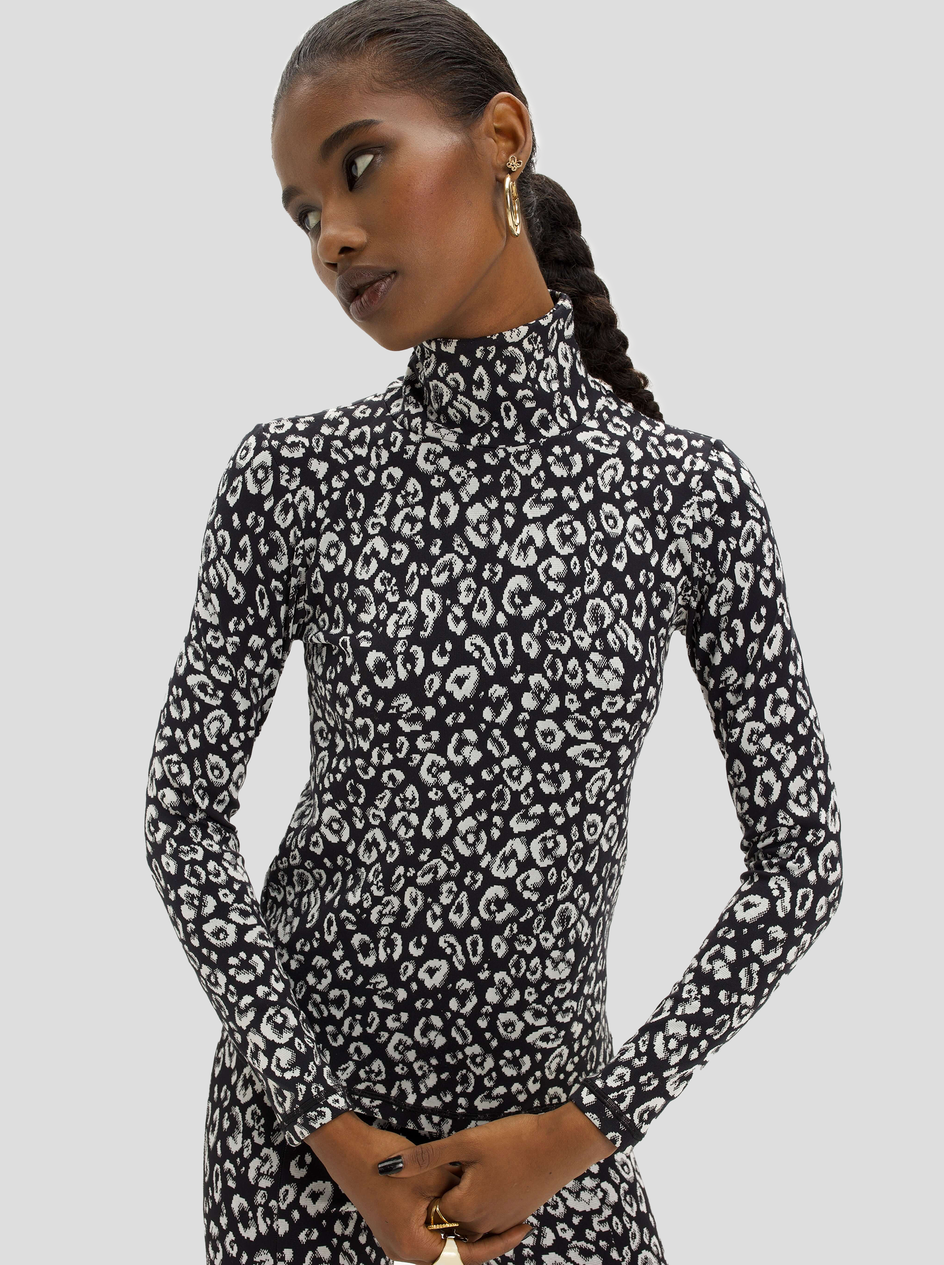 Socco undershirt in black & white Leopard jersey