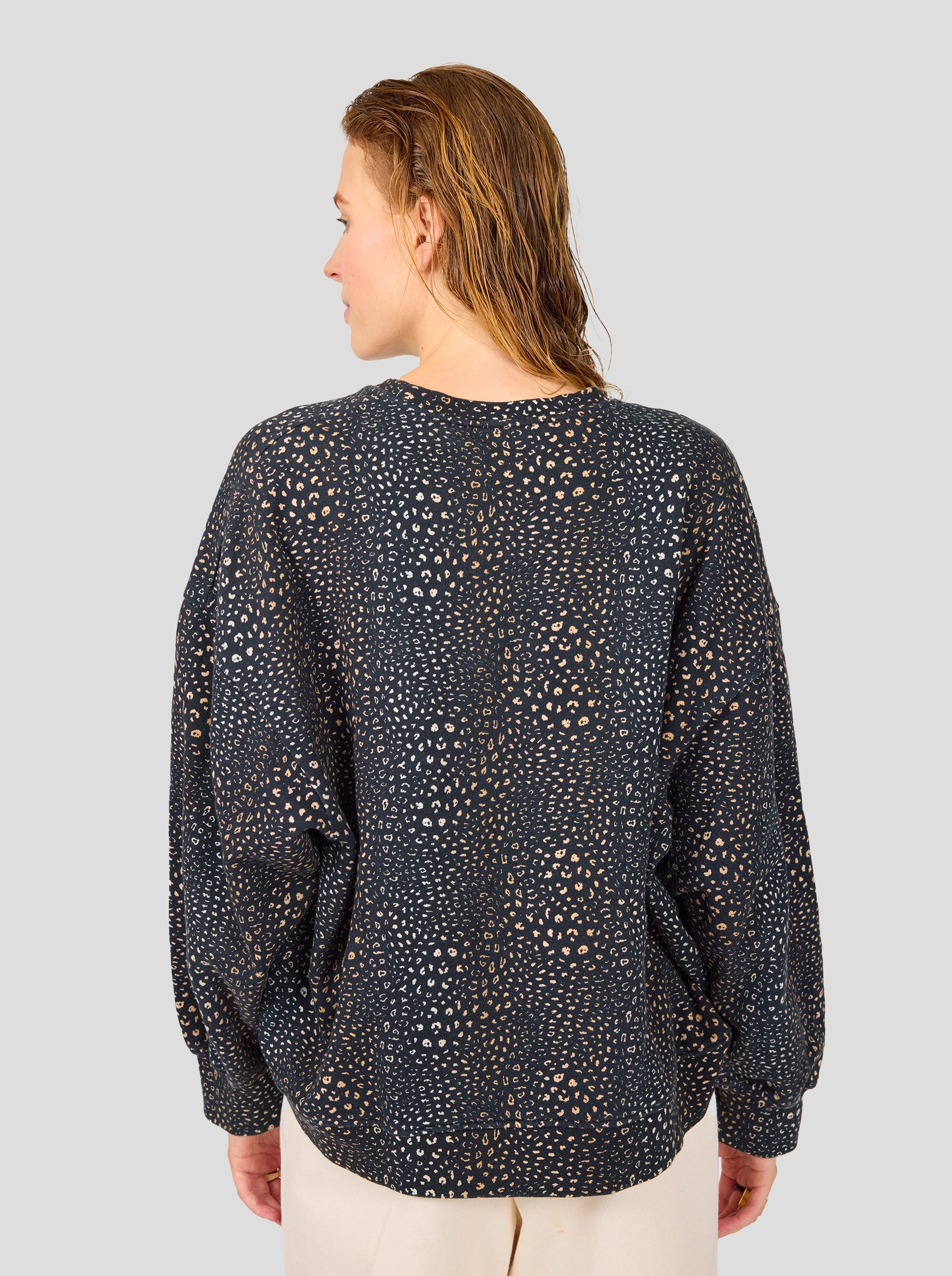 Harlem Jumper in black Leopard printed fleece