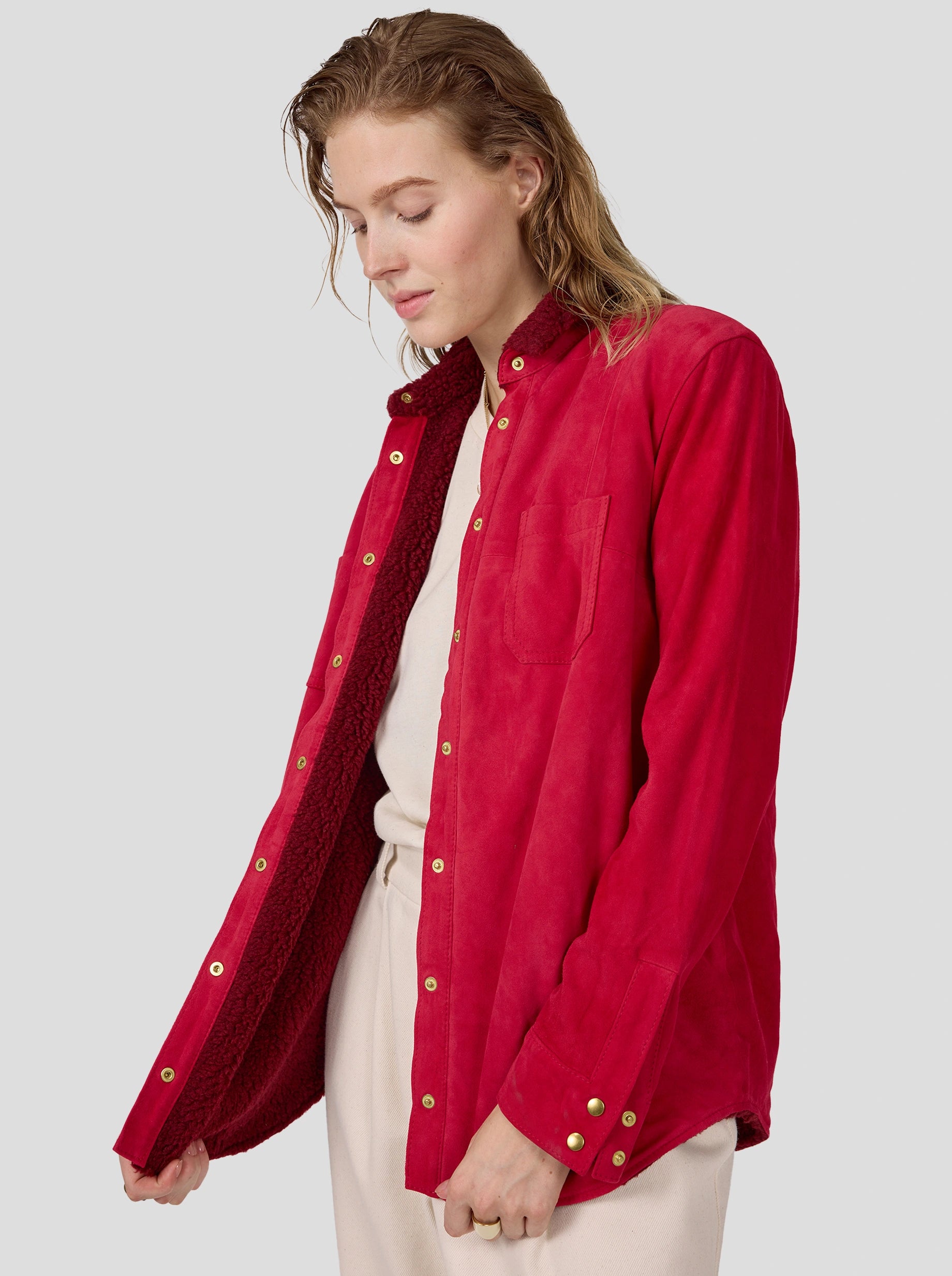 Dori overshirt in fuchsia suede