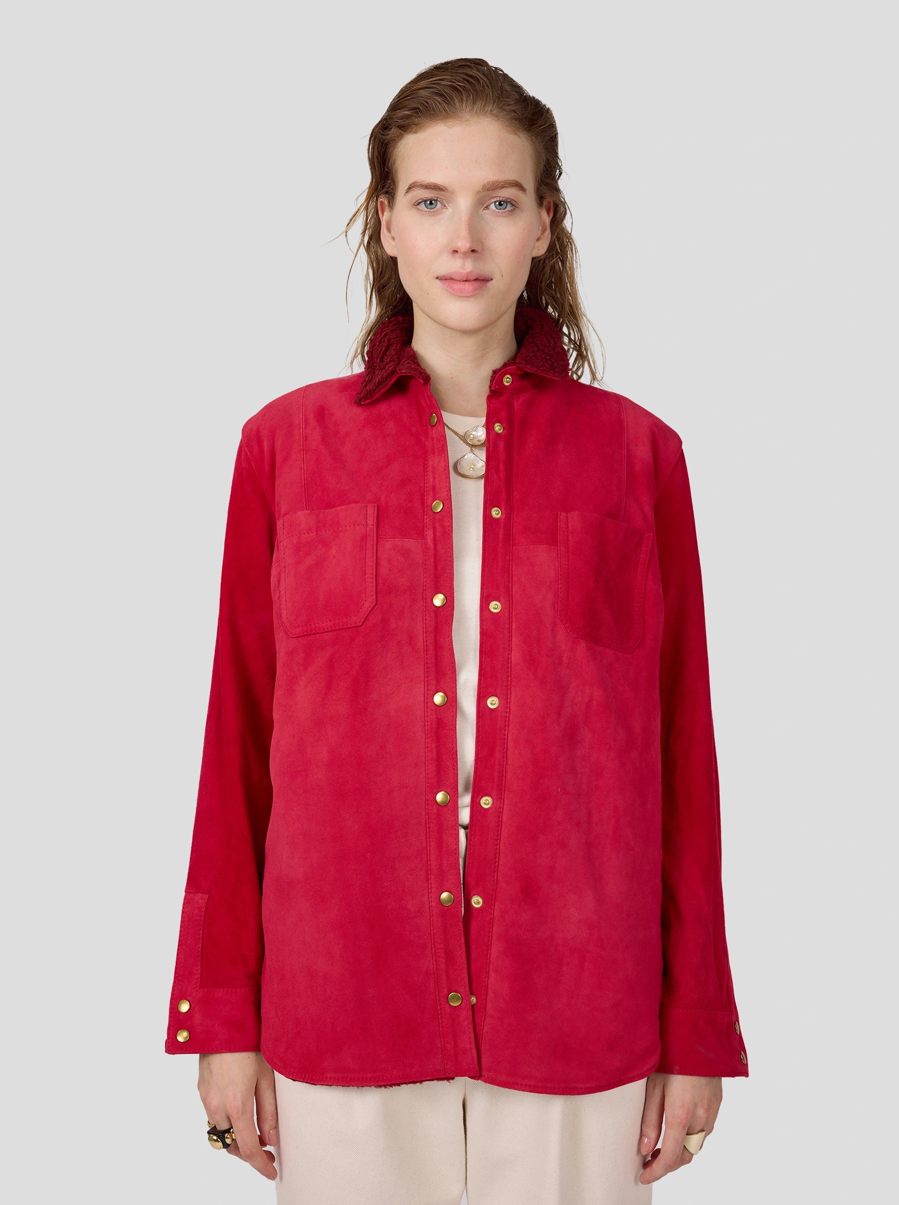 Dori overshirt in fuchsia suede