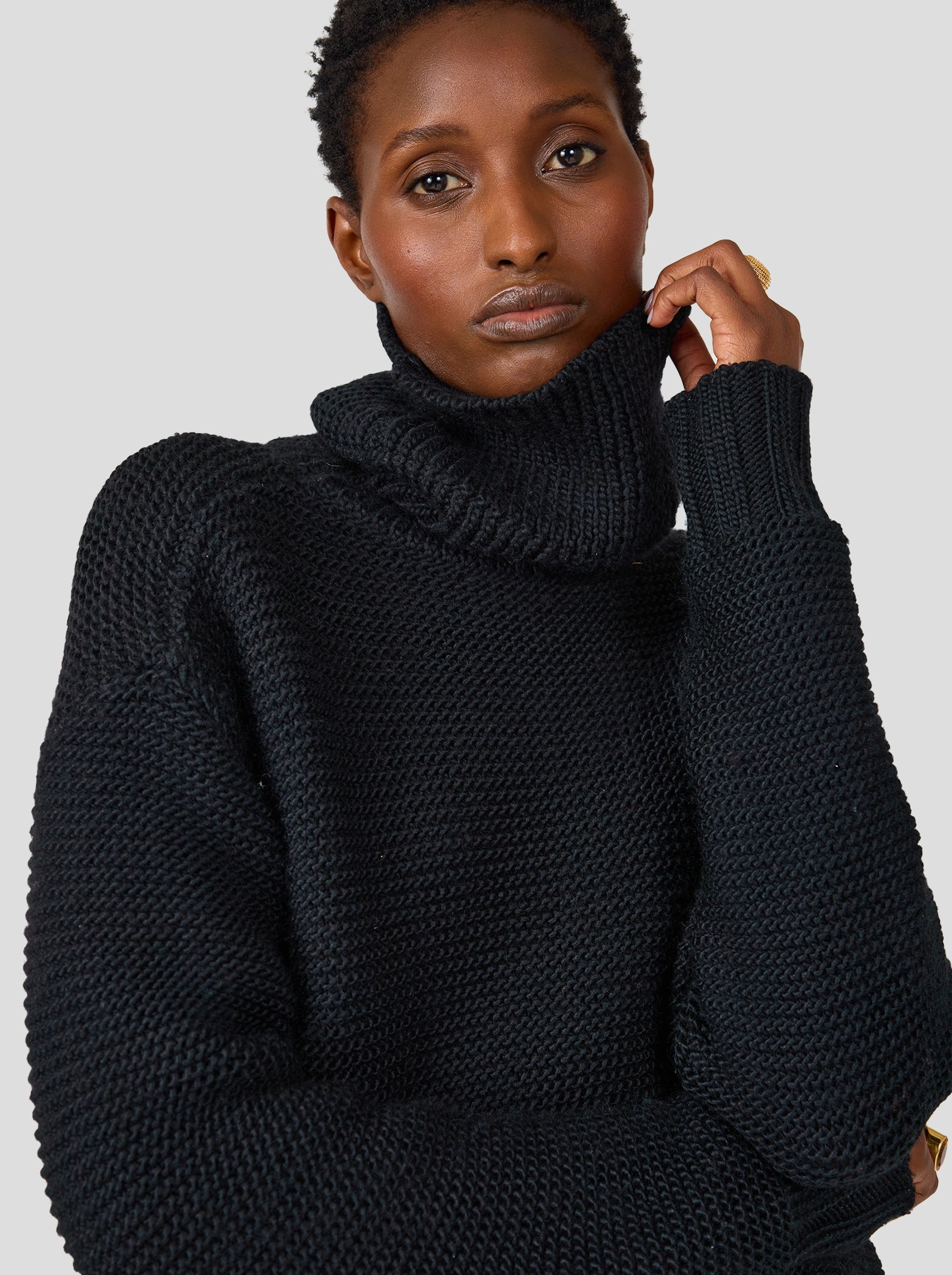 Bobbi sweater in black knit