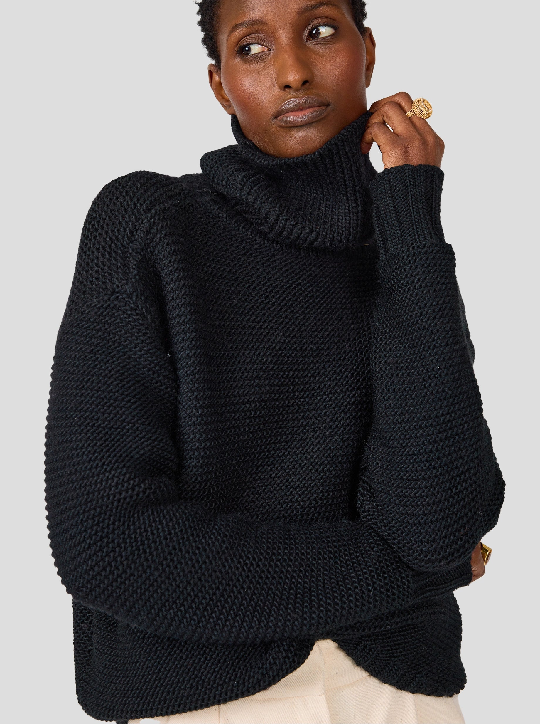 Bobbi sweater in black knit