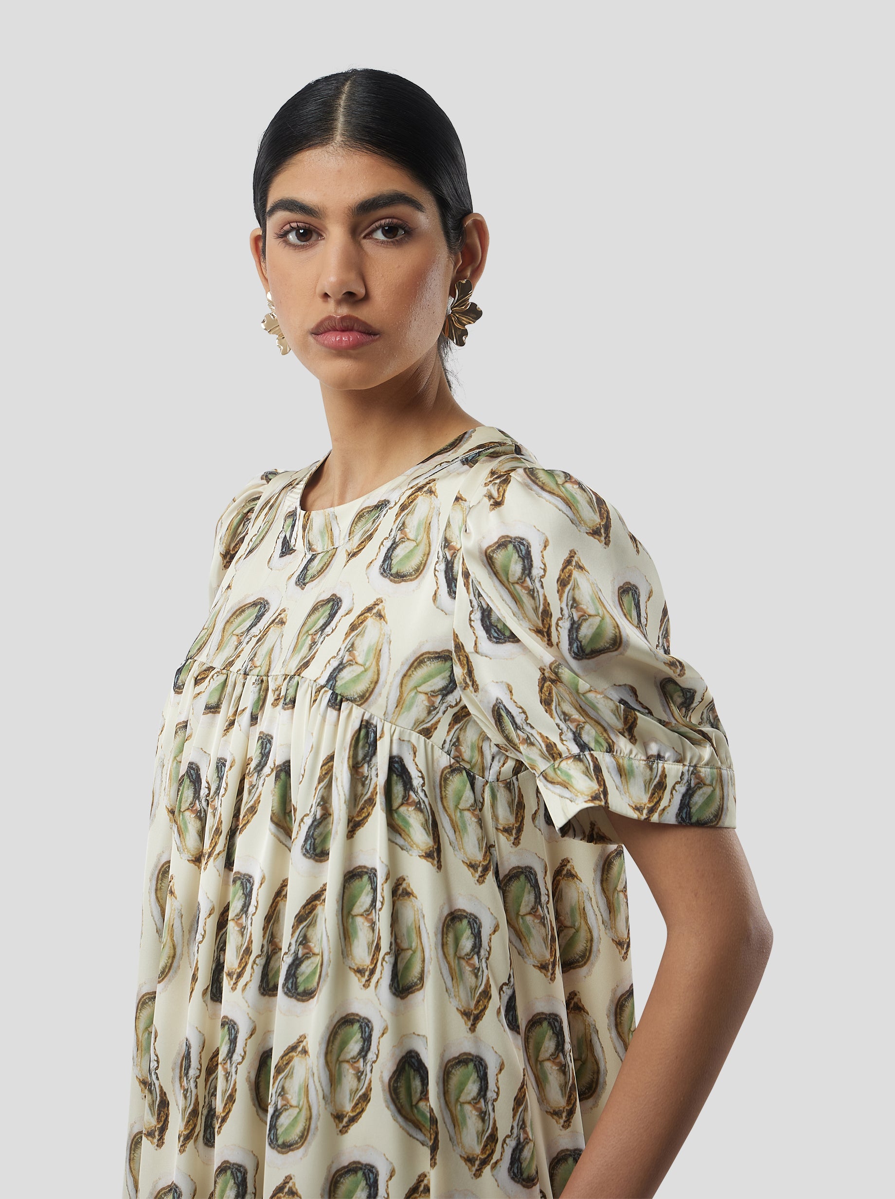Gaya dress in Lustruous Oyster print