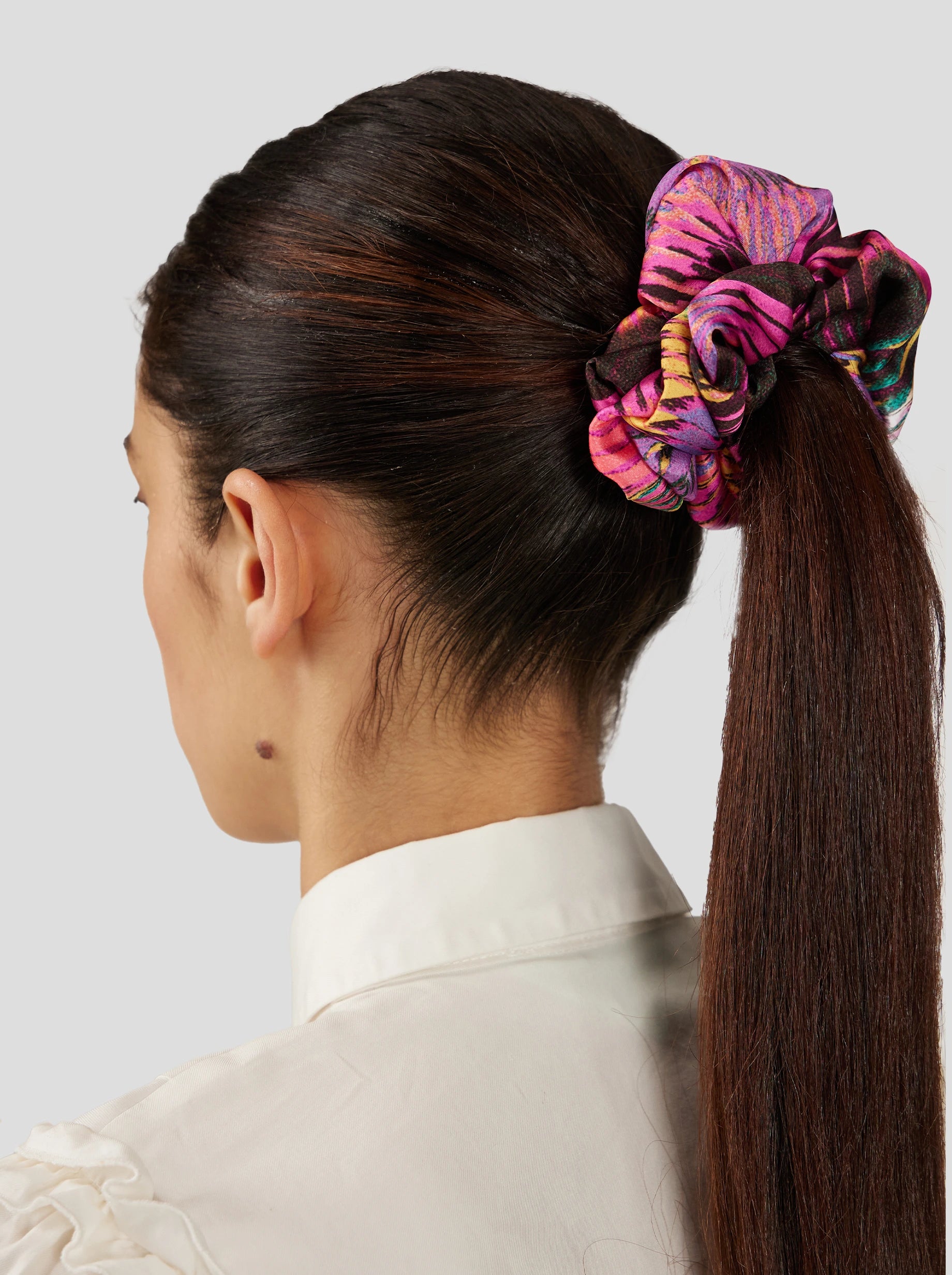 SCRUNCHIE IN WINDOWS PRINT