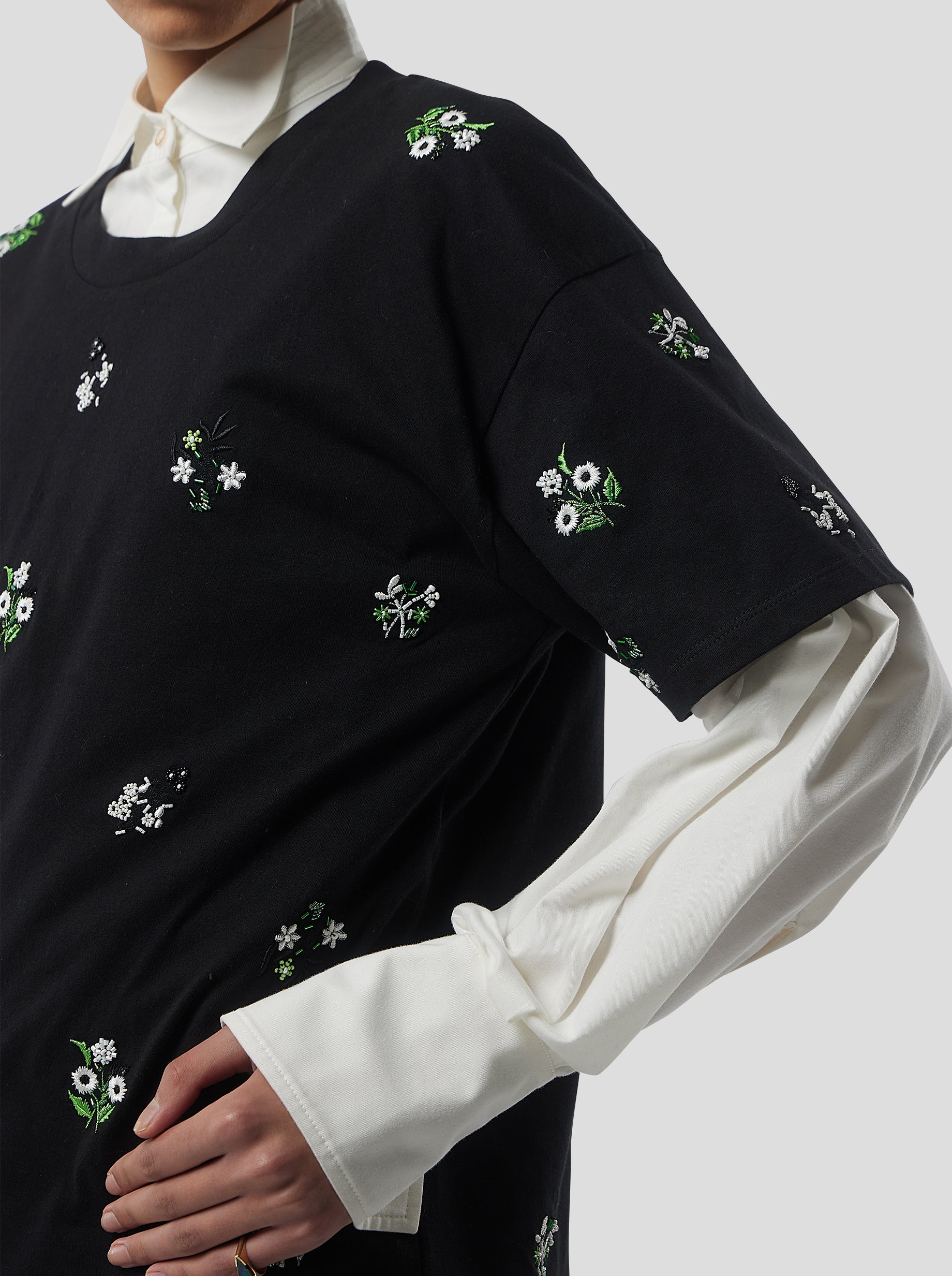 ATLAS EMBROIDERED T-SHIRT IN BLACK COTTON