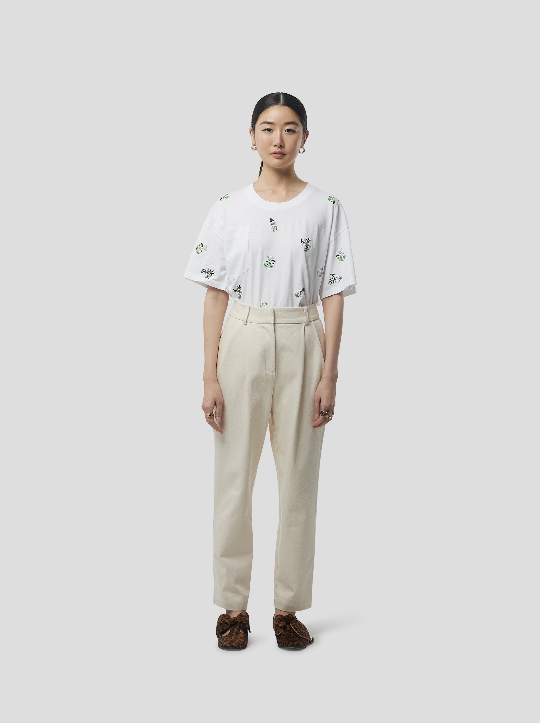 ATLAS EMBROIDERED T-SHIRT IN WHITE COTTON