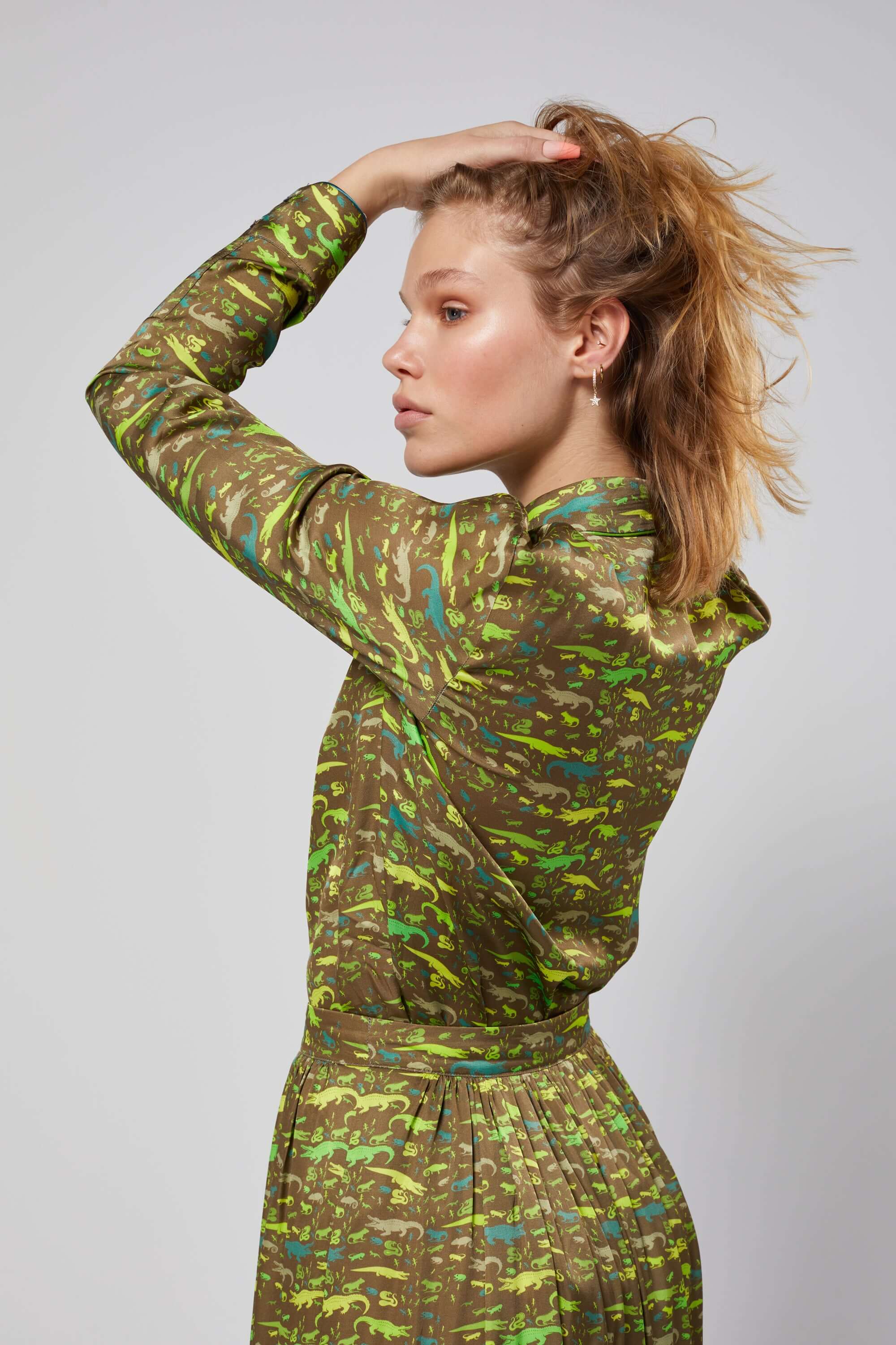 Dori shirt in Eat Your Greens print