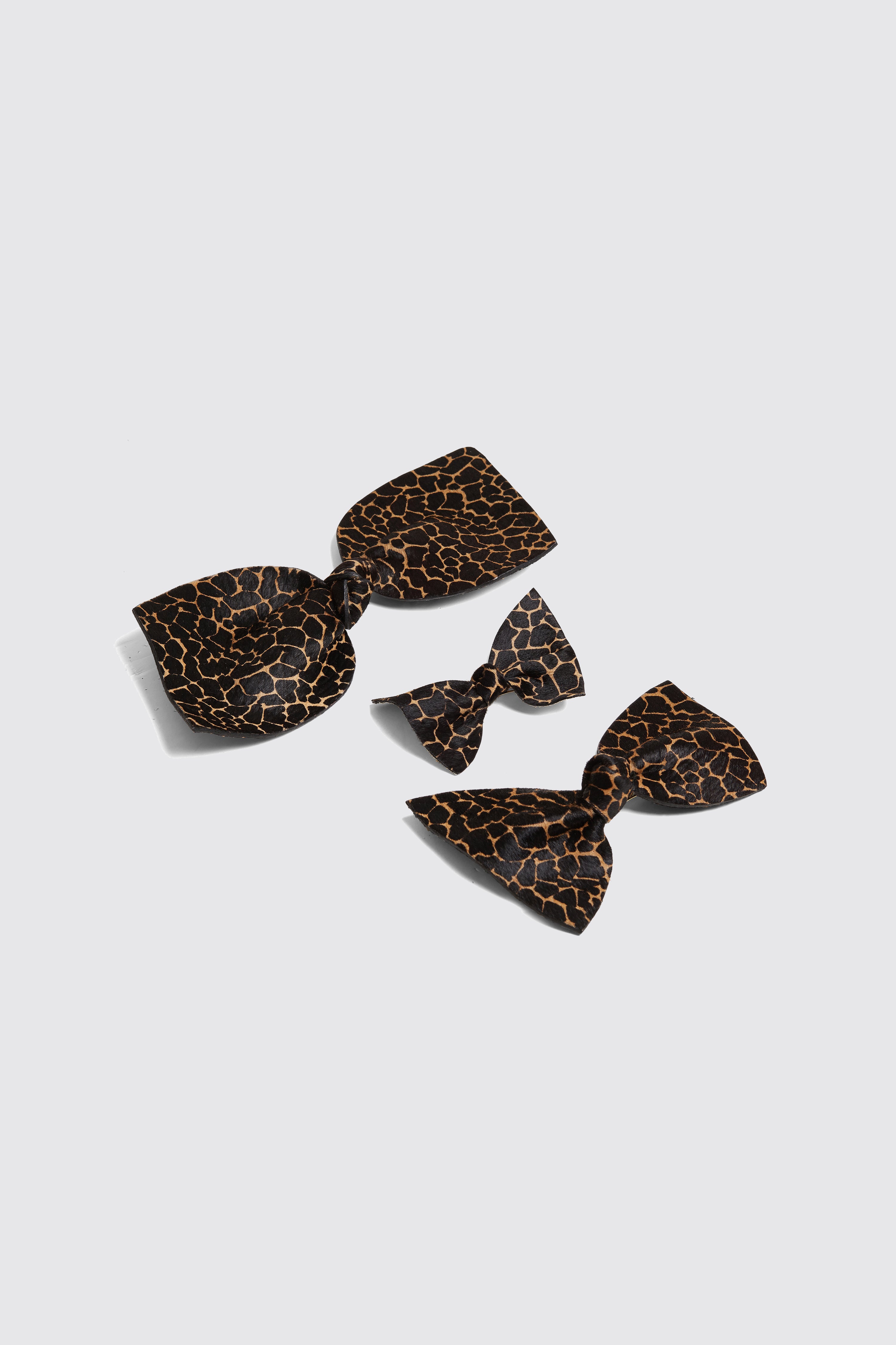 Mini hair clip in Giraffe printed leather