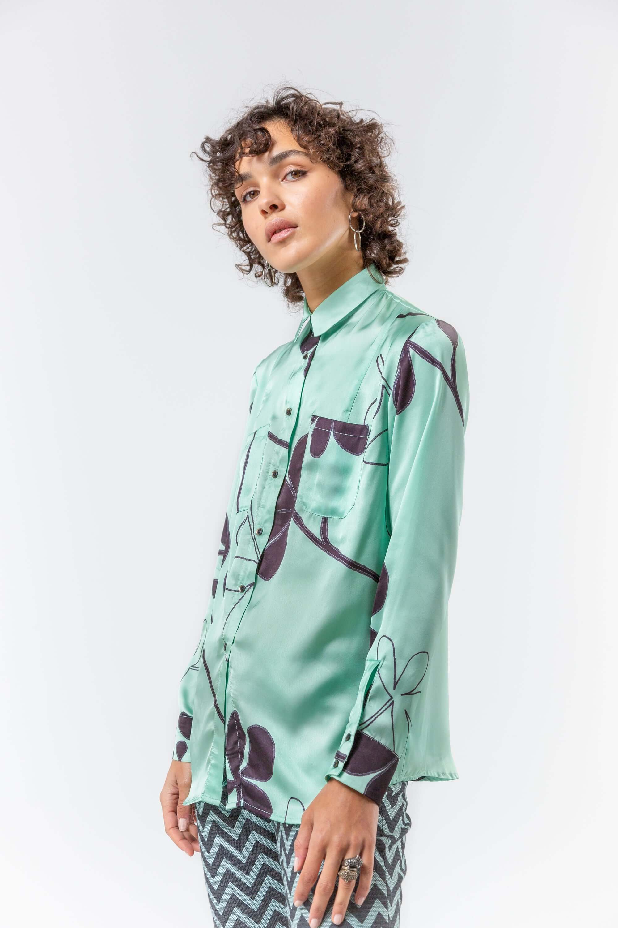 Dori shirt in clover print