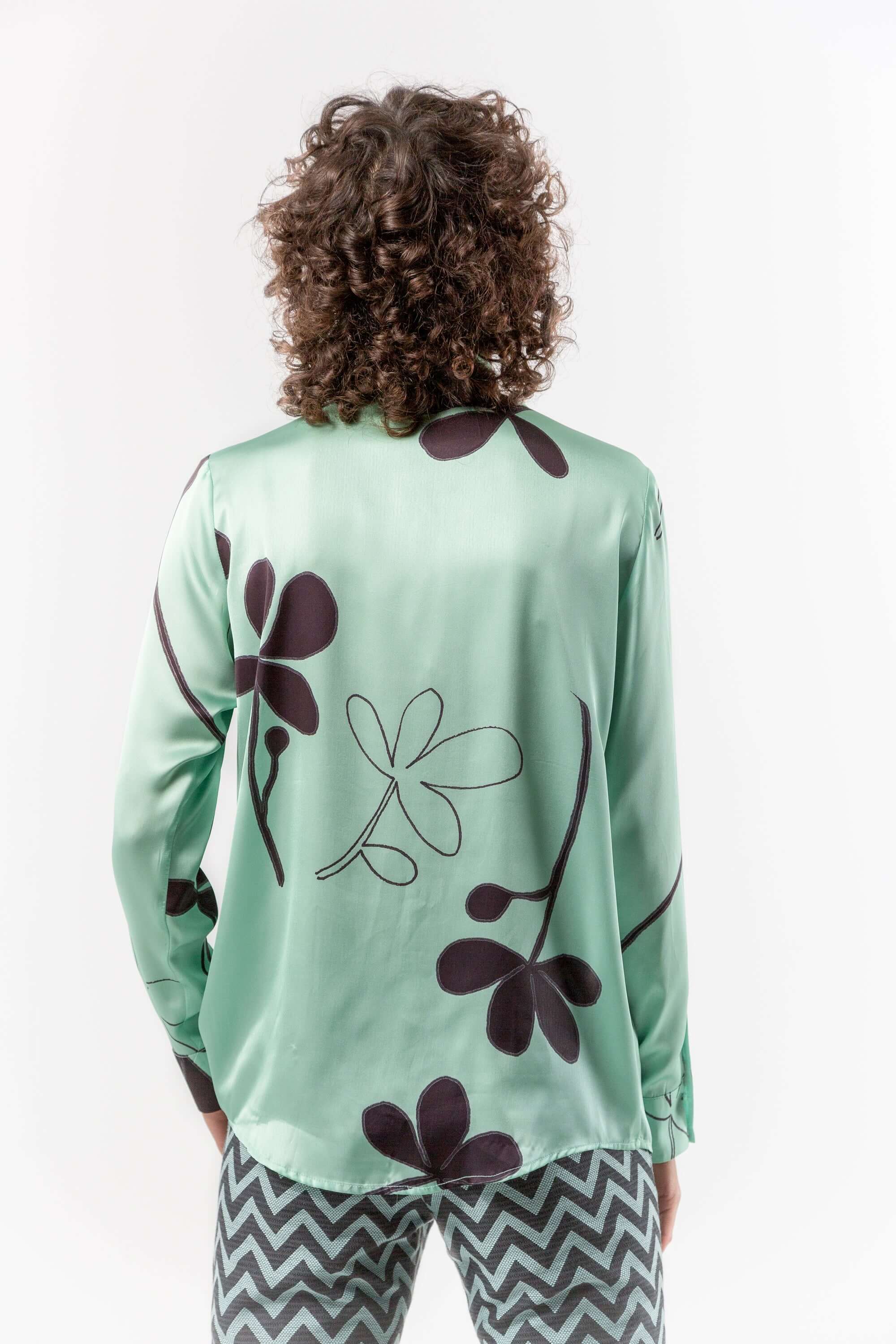 Dori shirt in clover print