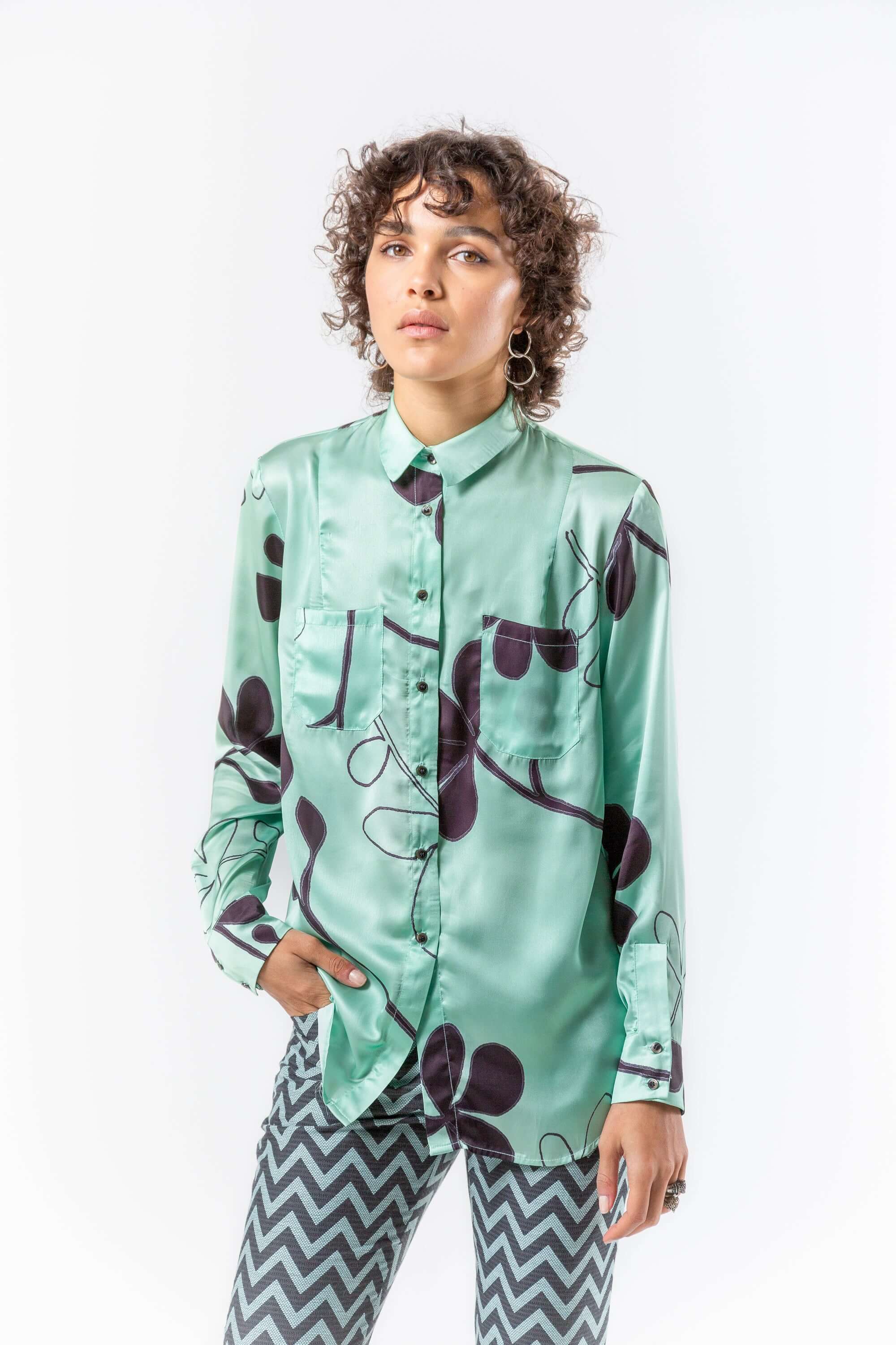 Dori shirt in clover print