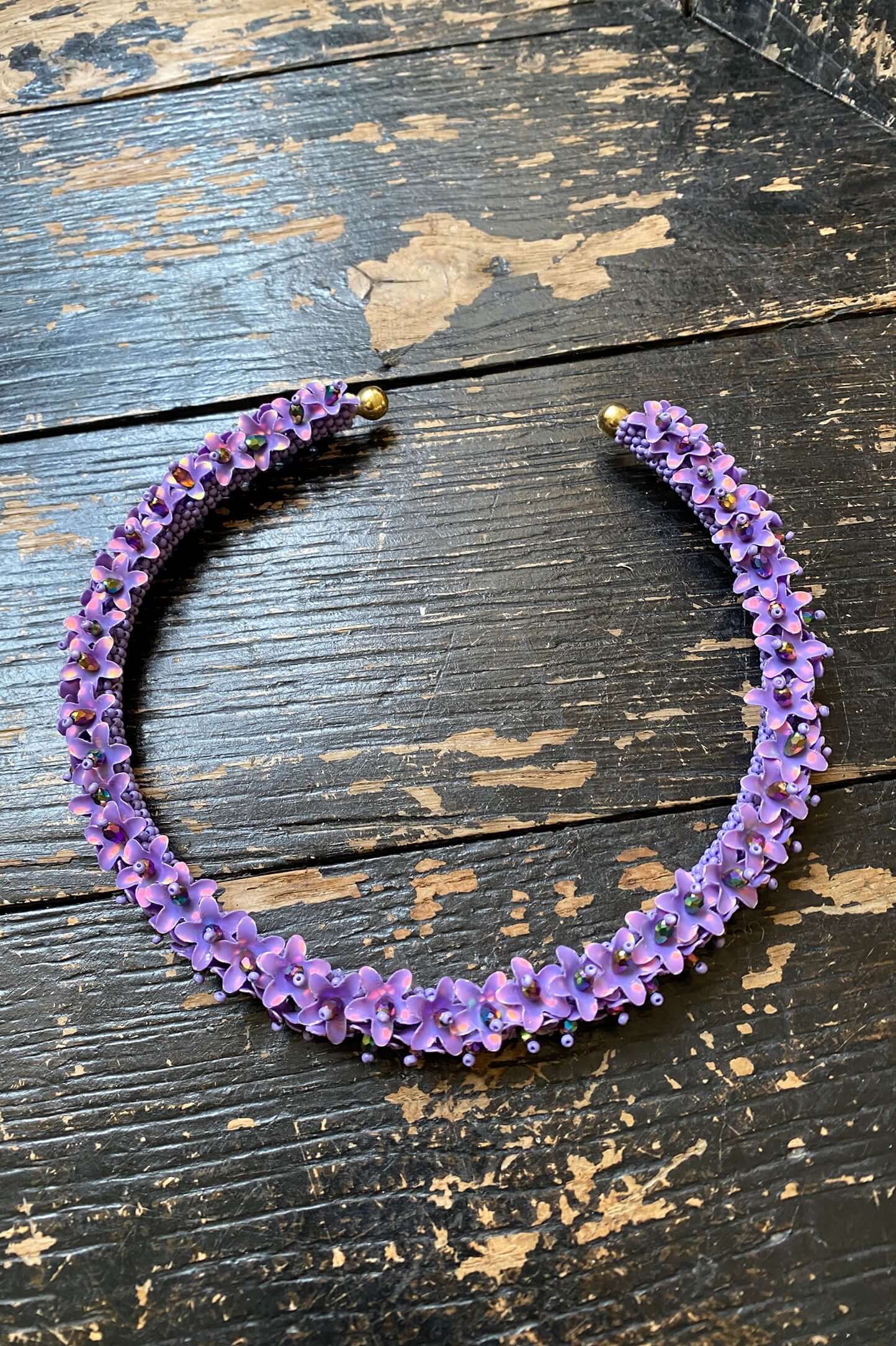 Heimstone x Olivia Dar - Necklace in lilac flowers