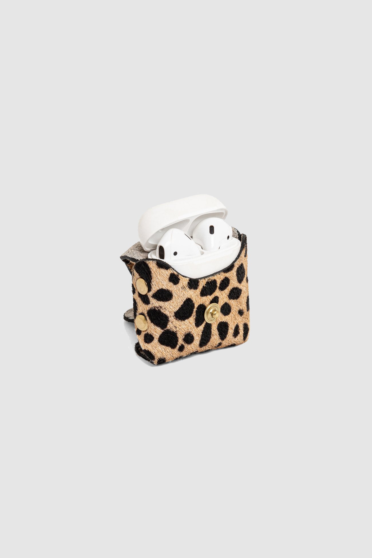 The Minis - Airpods case in Cheetah printed leather