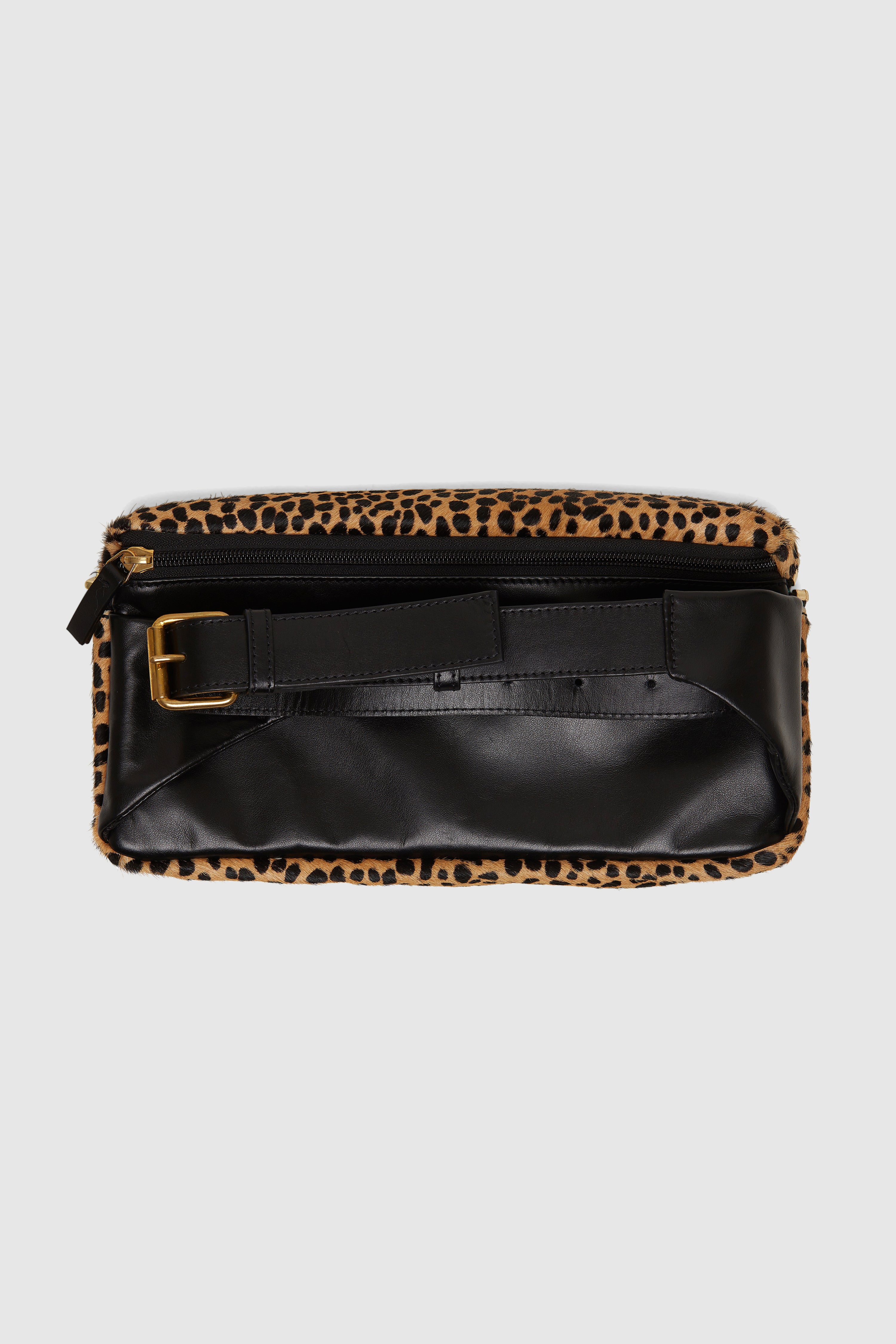 Fanny pack in cheetah printed leather